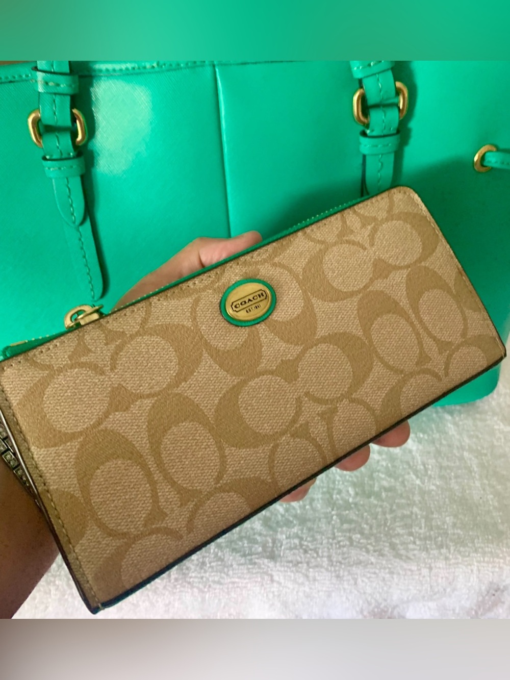 Coach Tan/Cream Accordion Signature Zip Wallet with Sea Green Trim